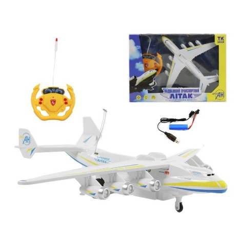 Самолет на радиоуправлении 