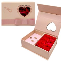 Набор украшений, магнитная застежка, 2 кольца, серьги, бутоны розы, открытка, бумажный пакет, в коробке.