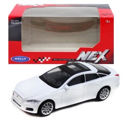 Машина металл 1:43 JAGUAR XJ белая